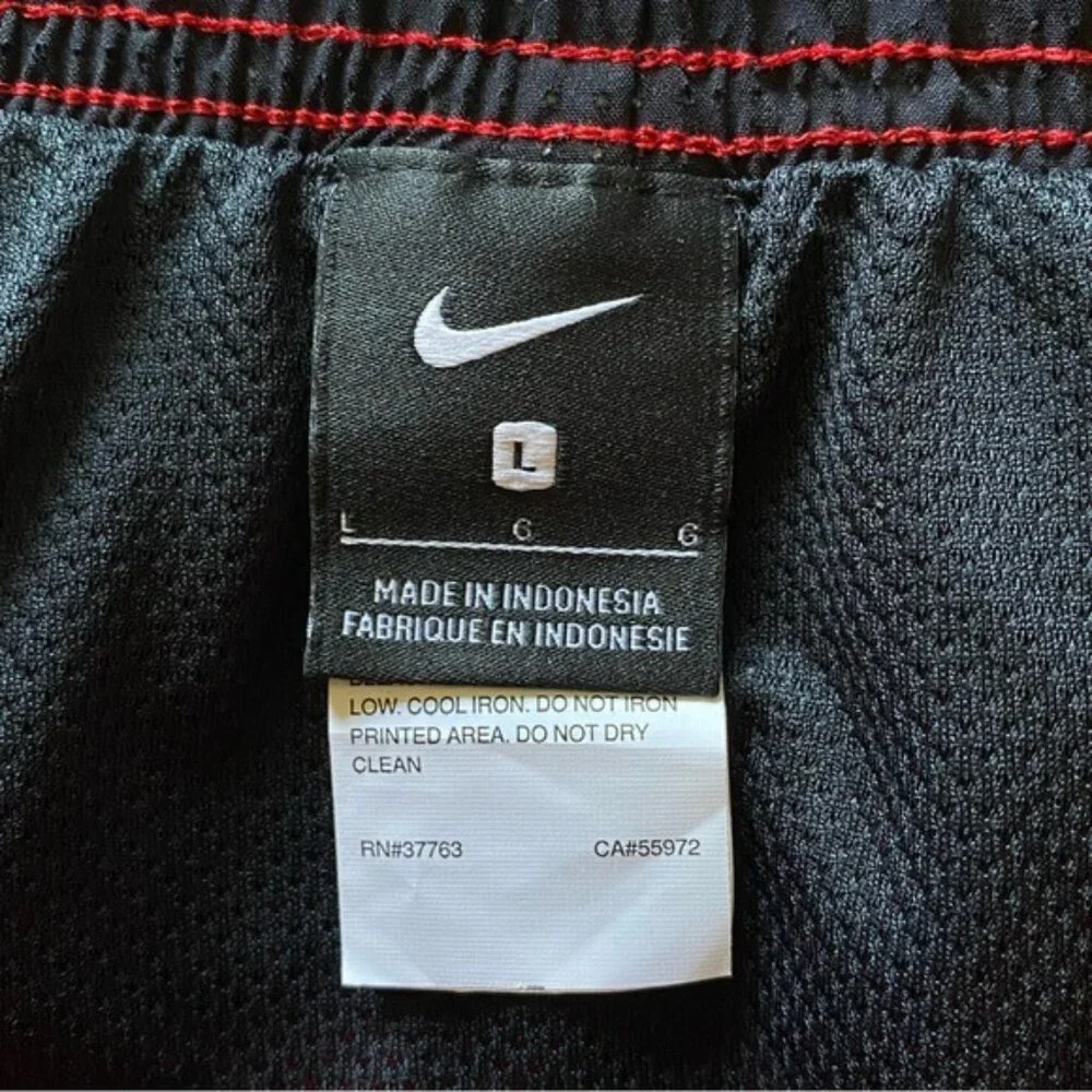 Nike‎ Men's Swim Trunks Size L Red Black Drawstring Waist Pockets Logo